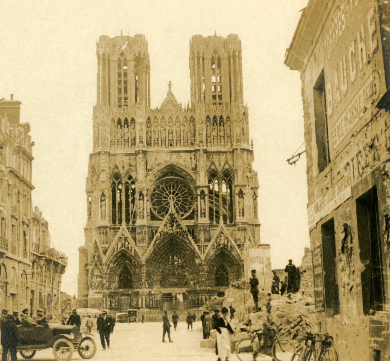Reimsin katedraali, Reims, Pohjois-Ranska, c1914-c1918 tekijältä Unbekannt