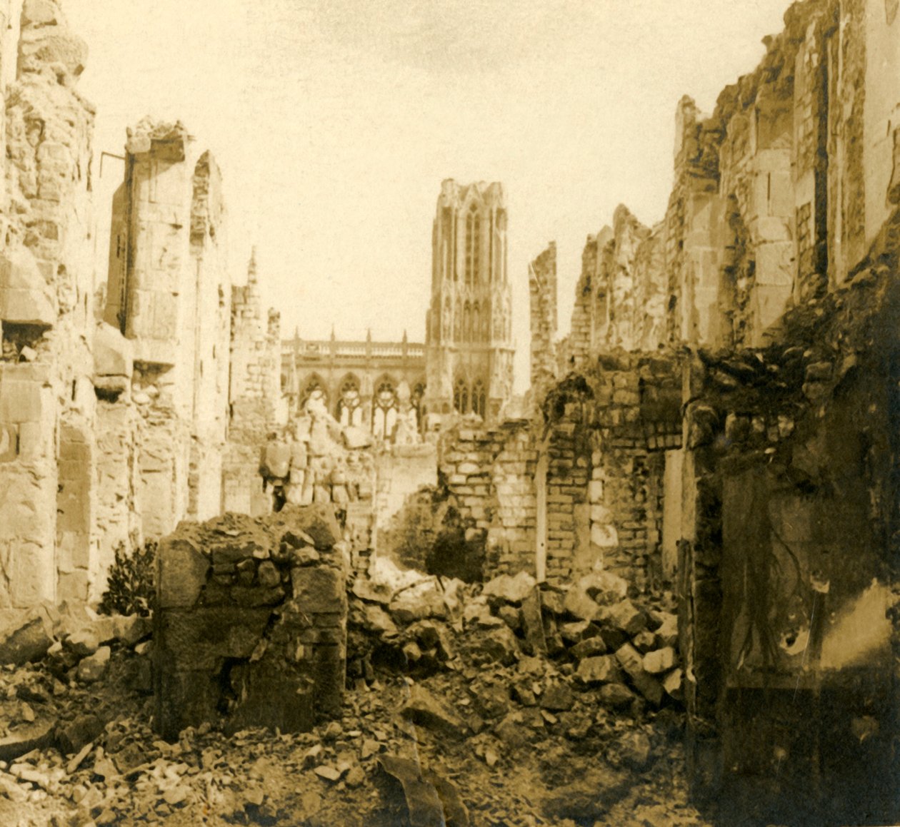 Reimsin katedraali, Reims, Pohjois-Ranska, c1914-c1918 tekijältä Unbekannt