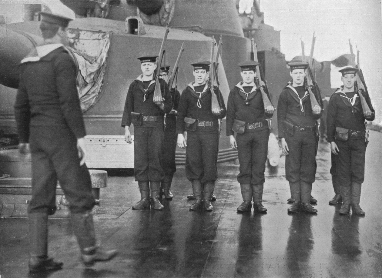 Kivääriharjoitus brittiläisessä taistelulaivassa, 1915 tekijältä Unbekannt