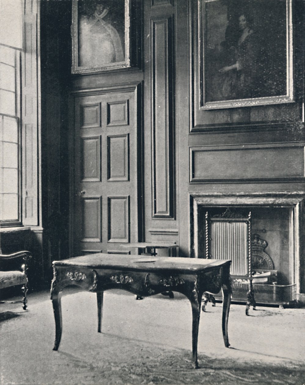 Huone Boughton Housessa, jossa on 1700-luvun alun savupiippu, 1927 tekijältä Unbekannt