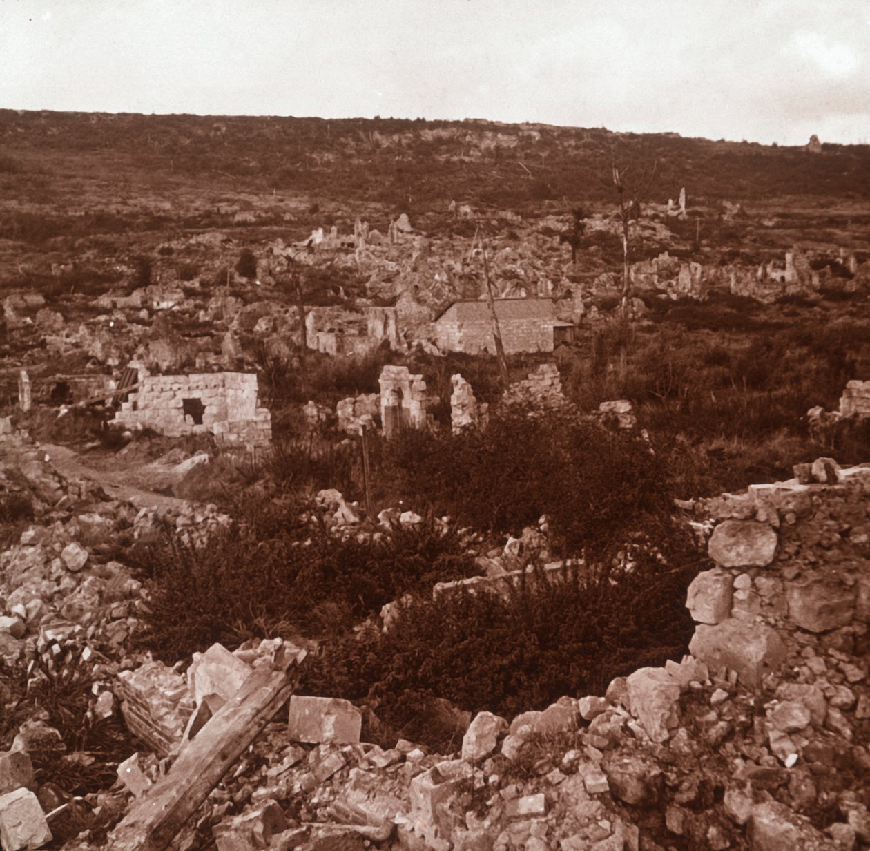 Rauniot, Anizy-le-Château, Pohjois-Ranska, c1914-c1918 tekijältä Unbekannt