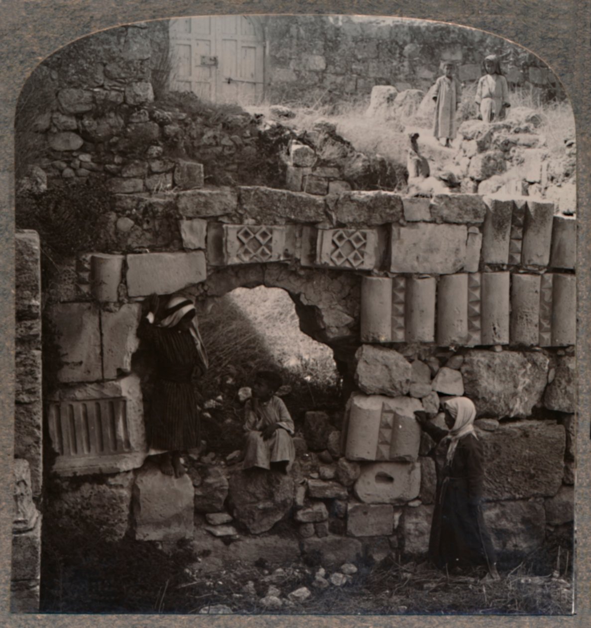 Lasaruksen talon rauniot, 1900 tekijältä Unbekannt