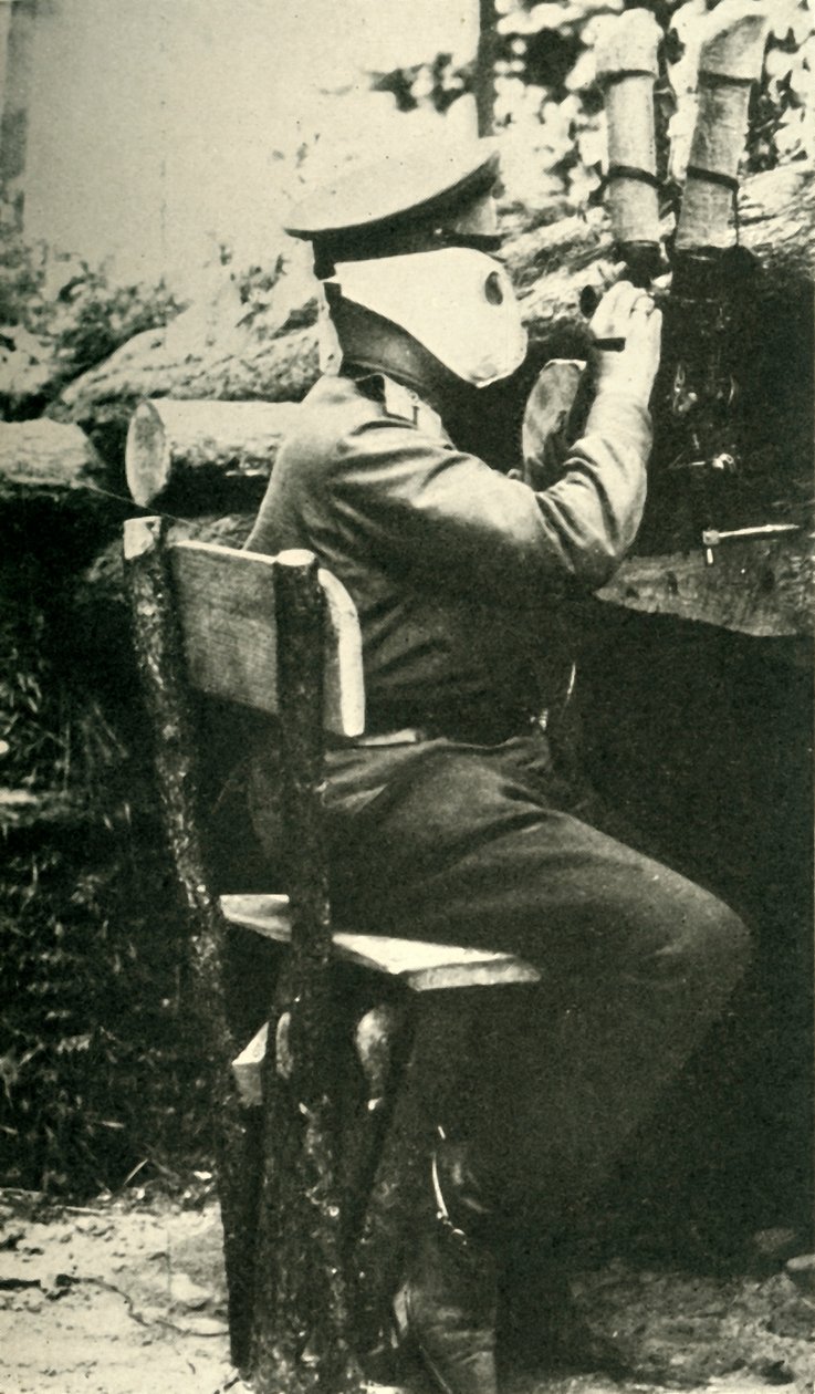 Venäläinen sotilas käyttää periskooppikivääriä, ensimmäinen maailmansota, 1914-1918, c1920. tekijältä Unbekannt