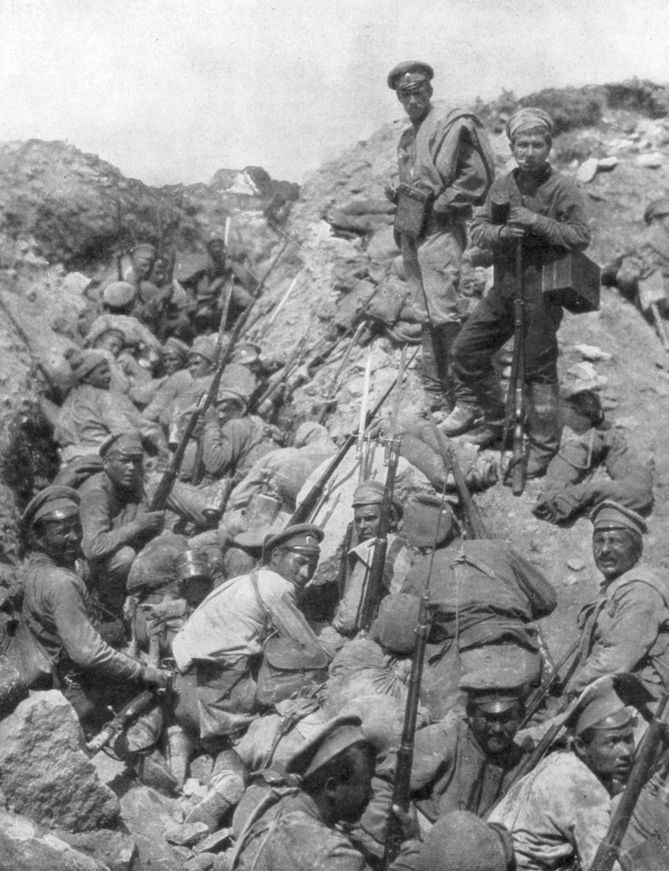 Venäläiset joukot odottavat signaalia, Ternopil, Ukraina, Ensimmäinen maailmansota, 1. heinäkuuta 1917 tekijältä Unbekannt