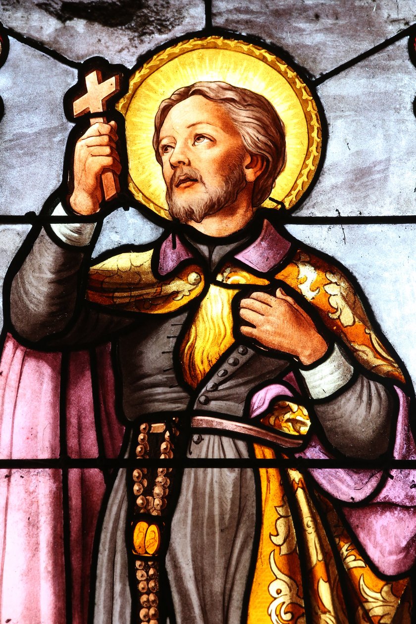 Saint Fargeaun kirkko. Lasimaalaus. Roomalaiskatolinen lähetyssaarnaaja pyhä Francis Xavier. Ranska tekijältä Unbekannt