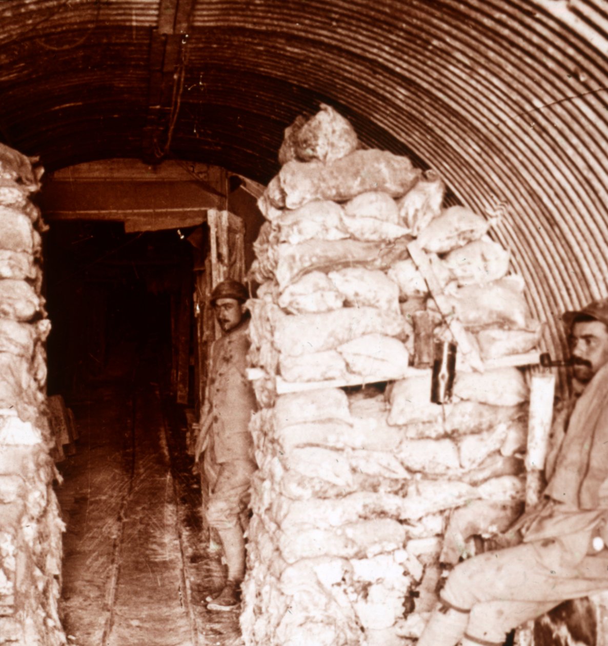 Sandbagged sisäänkäynti, Champagne, Ranska, c1914-c1918 tekijältä Unbekannt