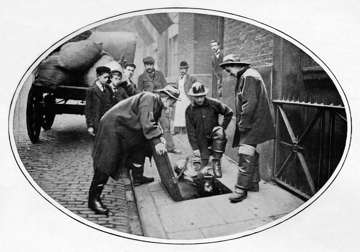 Viemärimiehet menossa alas, Lontoo, c1903 1903 tekijältä Unbekannt