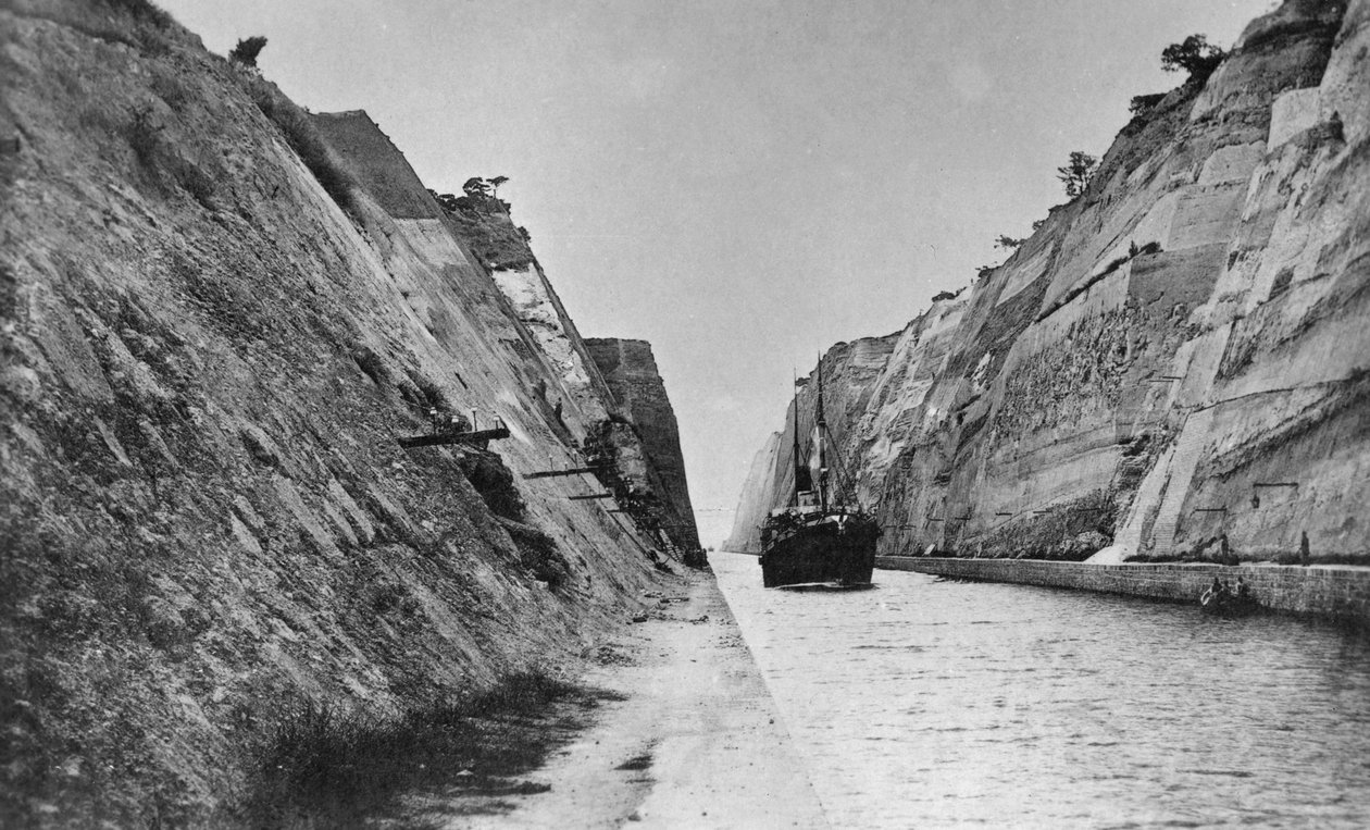 Laiva, joka kulkee Korintin kanavan läpi, Kreikka, 1800-luvun lopulla tai 1900-luvulla tekijältä Unbekannt