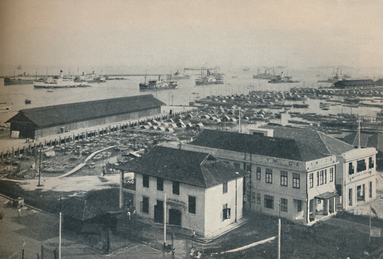 Singaporen satama on aina täynnä erityyppisiä ja eri kansallisuuksia edustavia laivoja, 1937 tekijältä Unbekannt