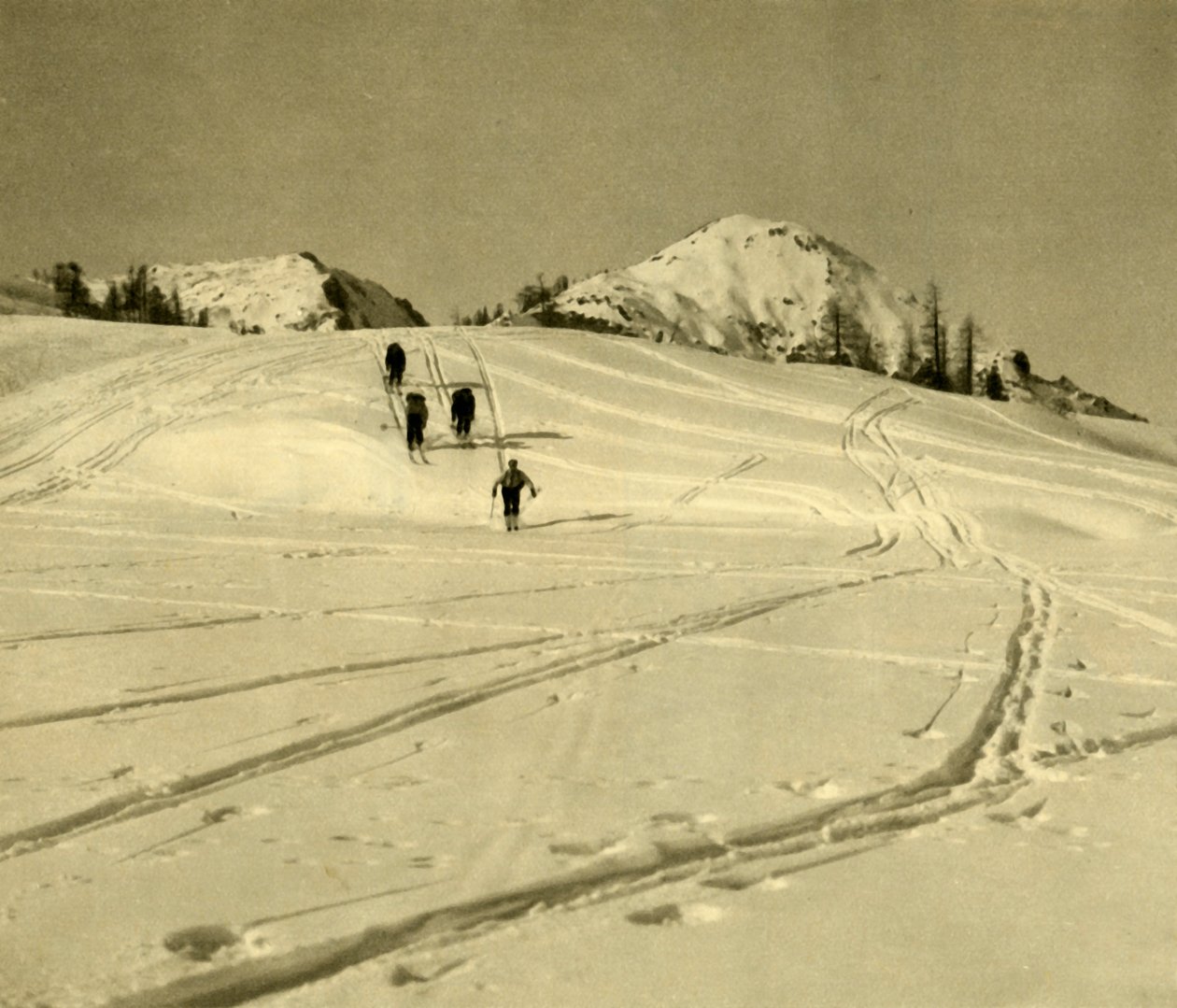 Hiihto Totes Gebirgen vuoristossa, Itävallassa, vuodelta 1935. tekijältä Unbekannt