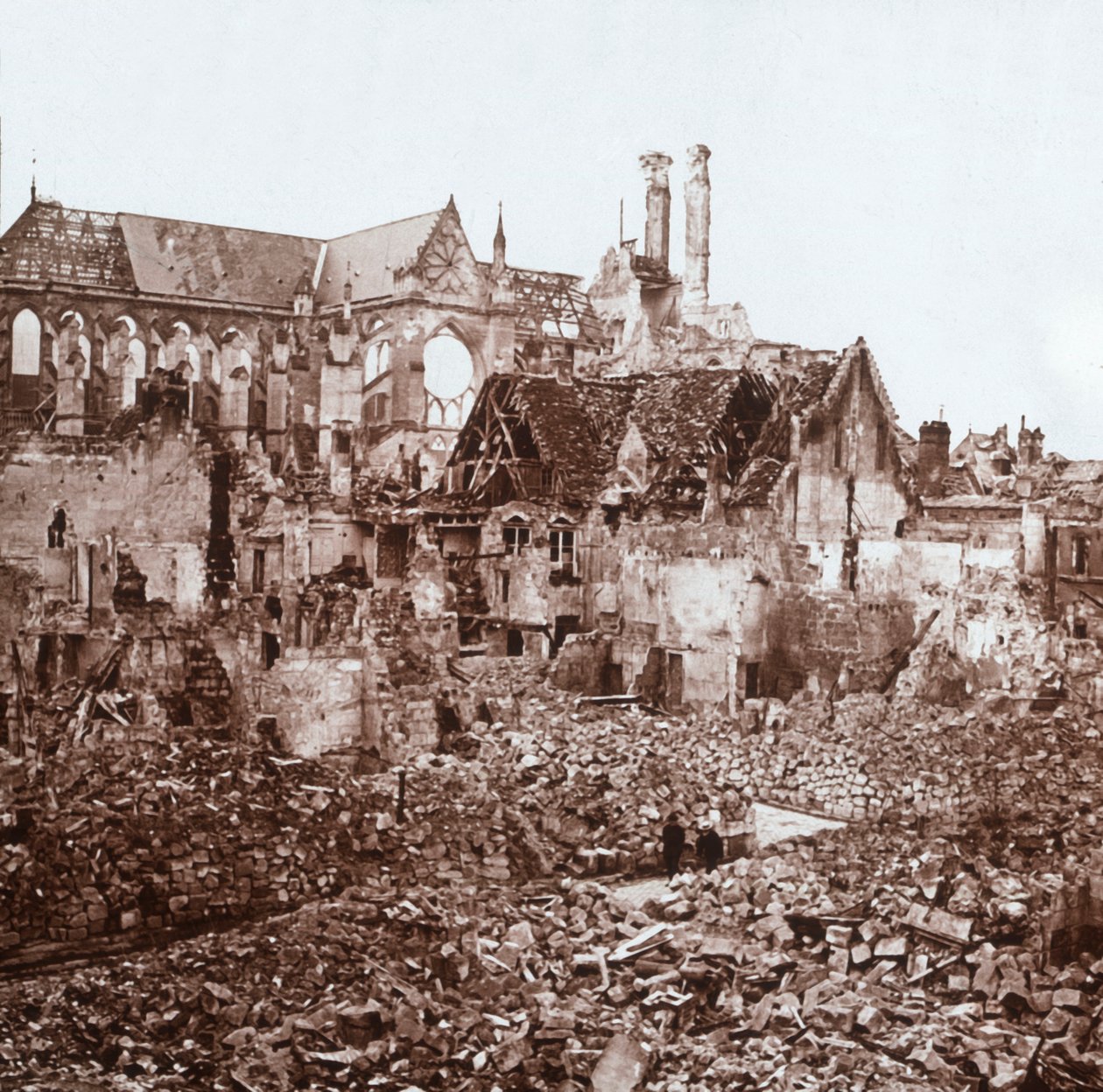 Soissons Cathedral, Soissons, Pohjois-Ranska, c1914-c1918. tekijältä Unbekannt