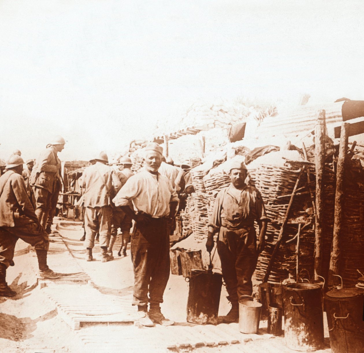 Sotilaat juoksuhaudoissa, Belgia, c1914-c1918 tekijältä Unbekannt