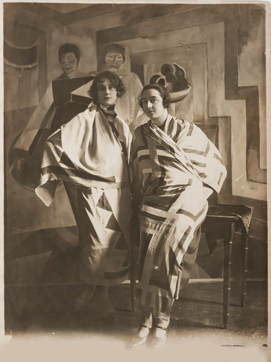 Sonia Delaunay studiossaan n. 1924. tekijältä Unbekannt