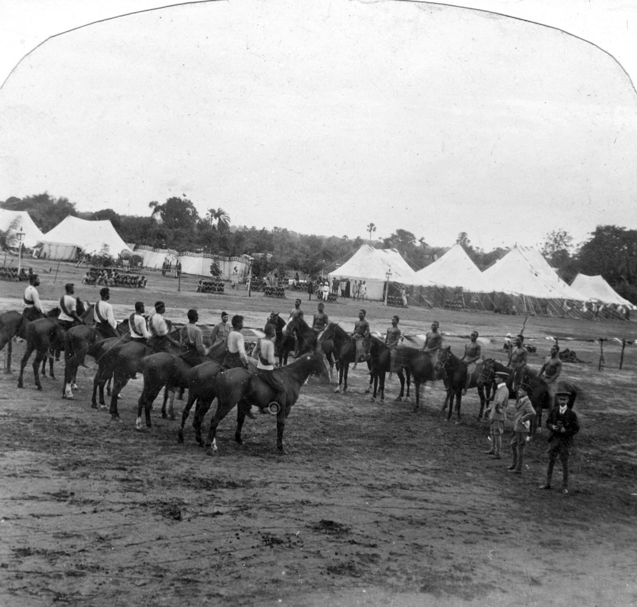 Urheilupäivä Narsampetissa, Intiassa, 1905 tekijältä Unbekannt