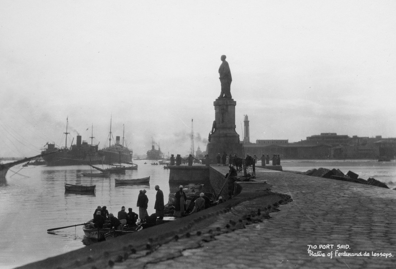 Ferdinand de Lessepsin patsas, Port Said, Egypti, 1920-c1930-luku tekijältä Unbekannt