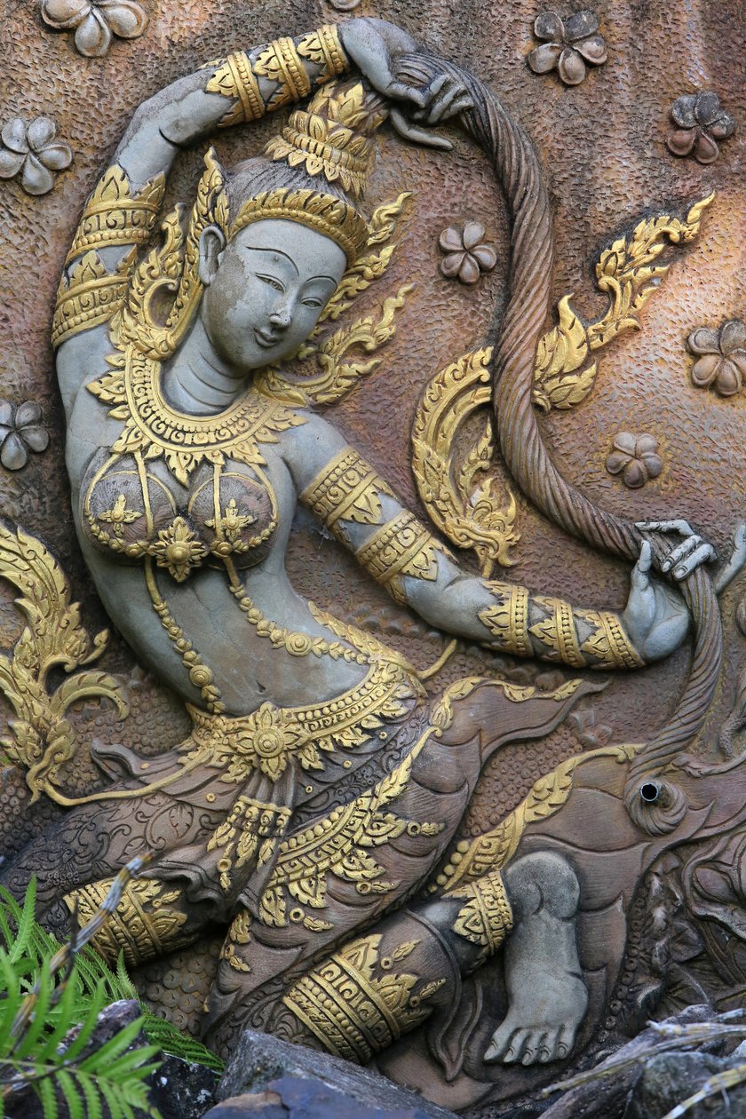 Patsas jumalatar Phra Mae Thorani Maan jumalattaren Buddhan suojelija. Mikä Inpeng. Vientiane. Laos, 20151029, Vientiane, Laos tekijältä Unbekannt