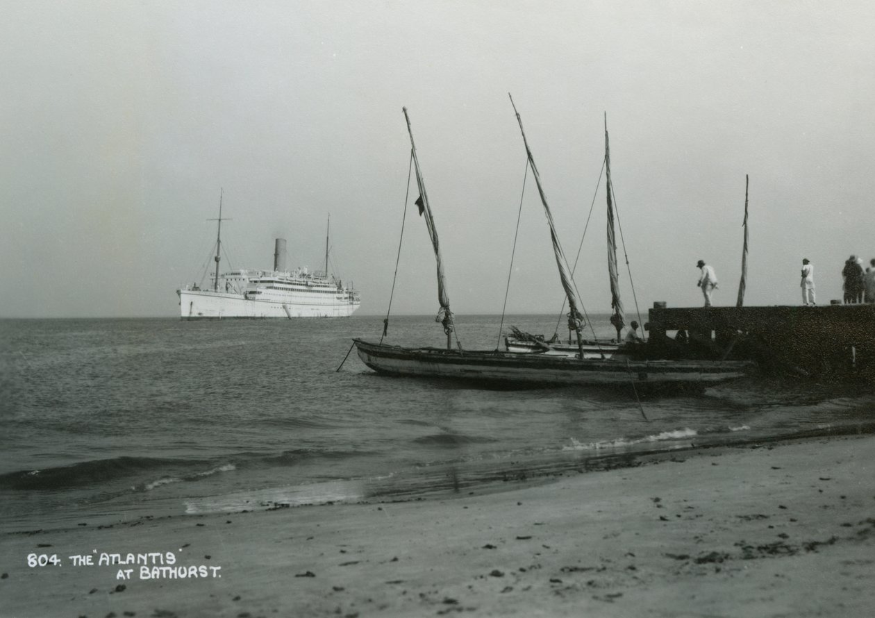 Höyrylaiva Atlantis Bathurstin edustalla, Gambia, 1900-luku tekijältä Unbekannt