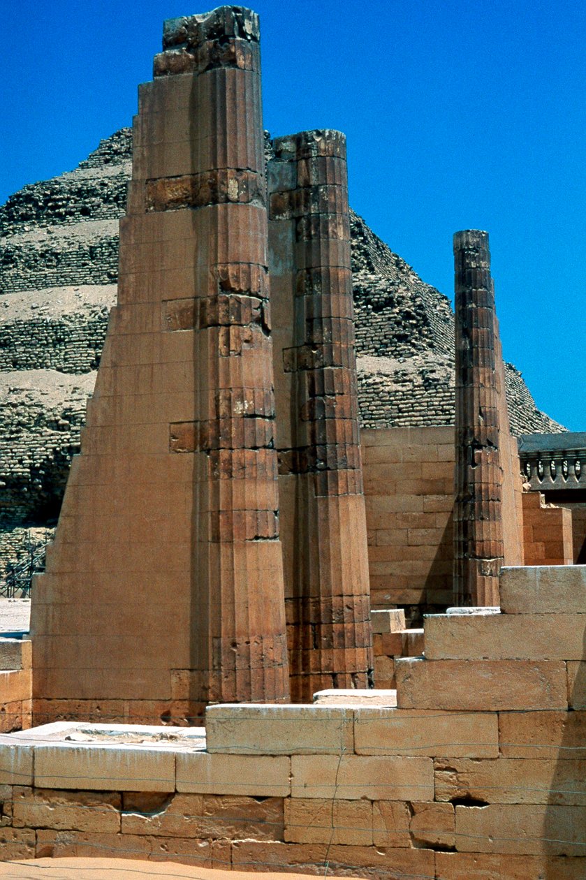 Kuningas Djoser Zozerin askelpyramidi, Saqqara, Egypti, 3. dynastia, n. 2613 eaa. tekijältä Unbekannt