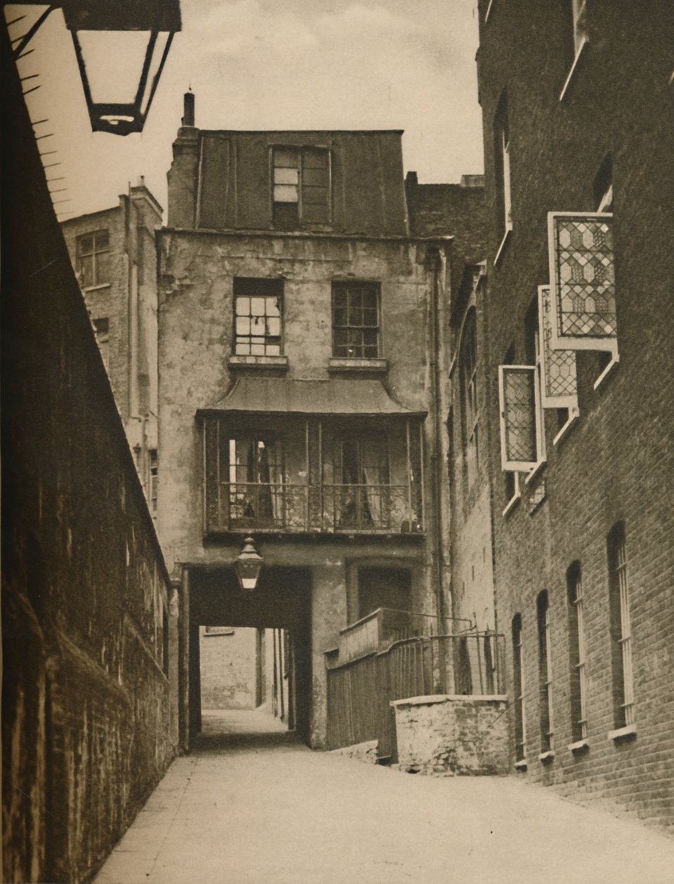 Strand Lane ja roomalaisen kylpylän sisäänkäynti, vuodelta 1935. tekijältä Unbekannt