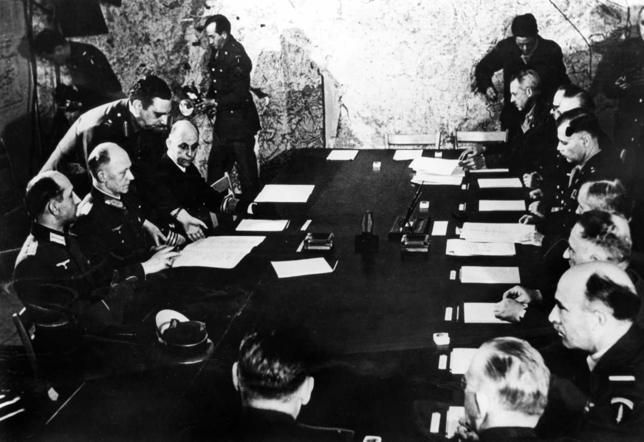 Natsi-Saksan antautuminen, Reims, Ranska, 7. toukokuuta 1945 tekijältä Unbekannt