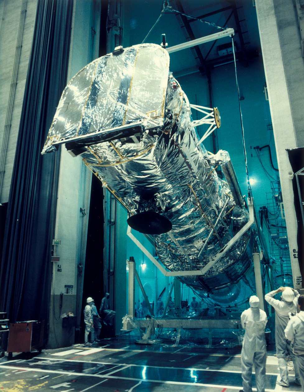 Hubble-avaruusteleskoopin testaus, 1980-luku tekijältä Unbekannt