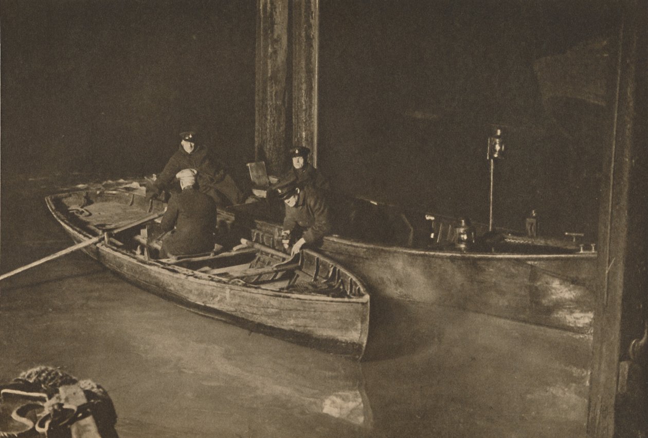 Thamesin poliisi yöpartiossa, joka vartioi joen turvallisuutta, vuodelta 1935. tekijältä Unbekannt