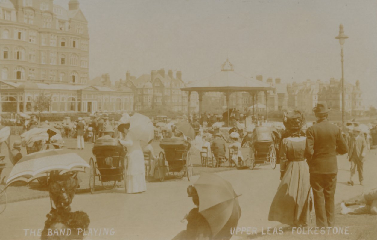 Yhtye soittaa - Upper Leas, Folkestone, 1800-luvun loppu - 1900-luvun alku tekijältä Unbekannt
