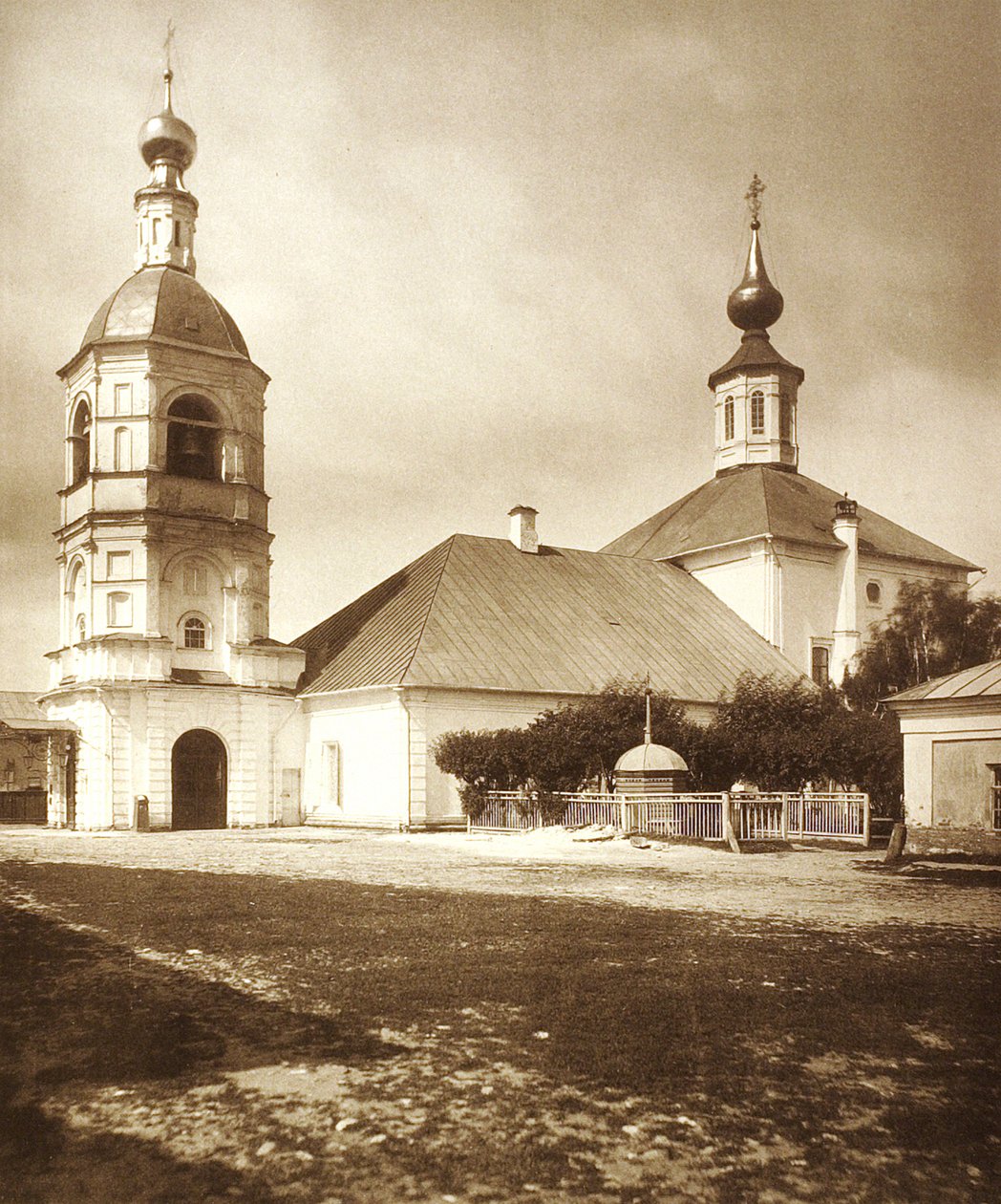 Elämää antavan kolminaisuuden kirkko, Arbat, Moskova, Venäjä, 1881 tekijältä Unbekannt
