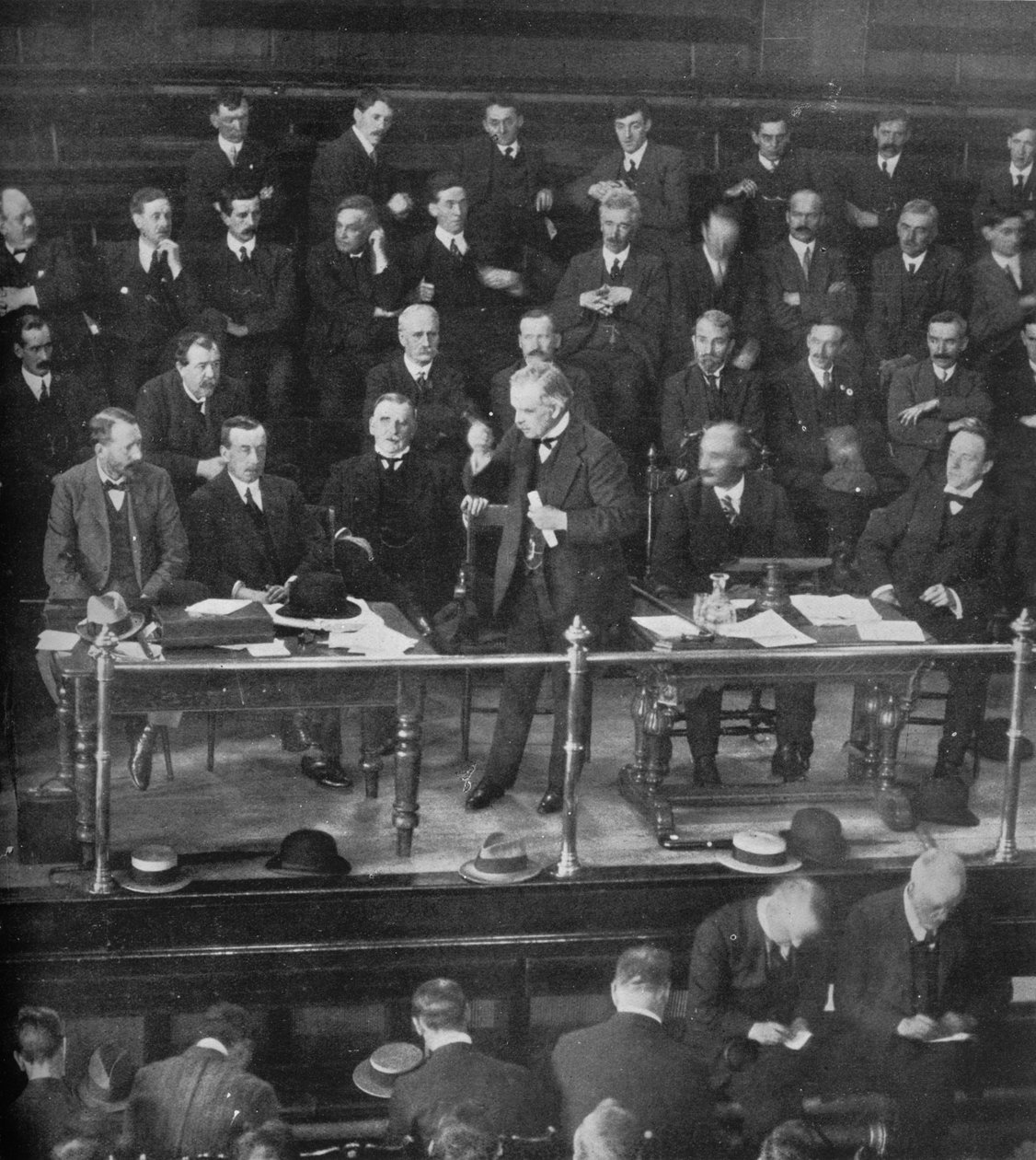 The Coal Strike: Mr. Lloyd George puhui kaivostyöläisten edustajille Cardiffissa, 1915 tekijältä Unbekannt