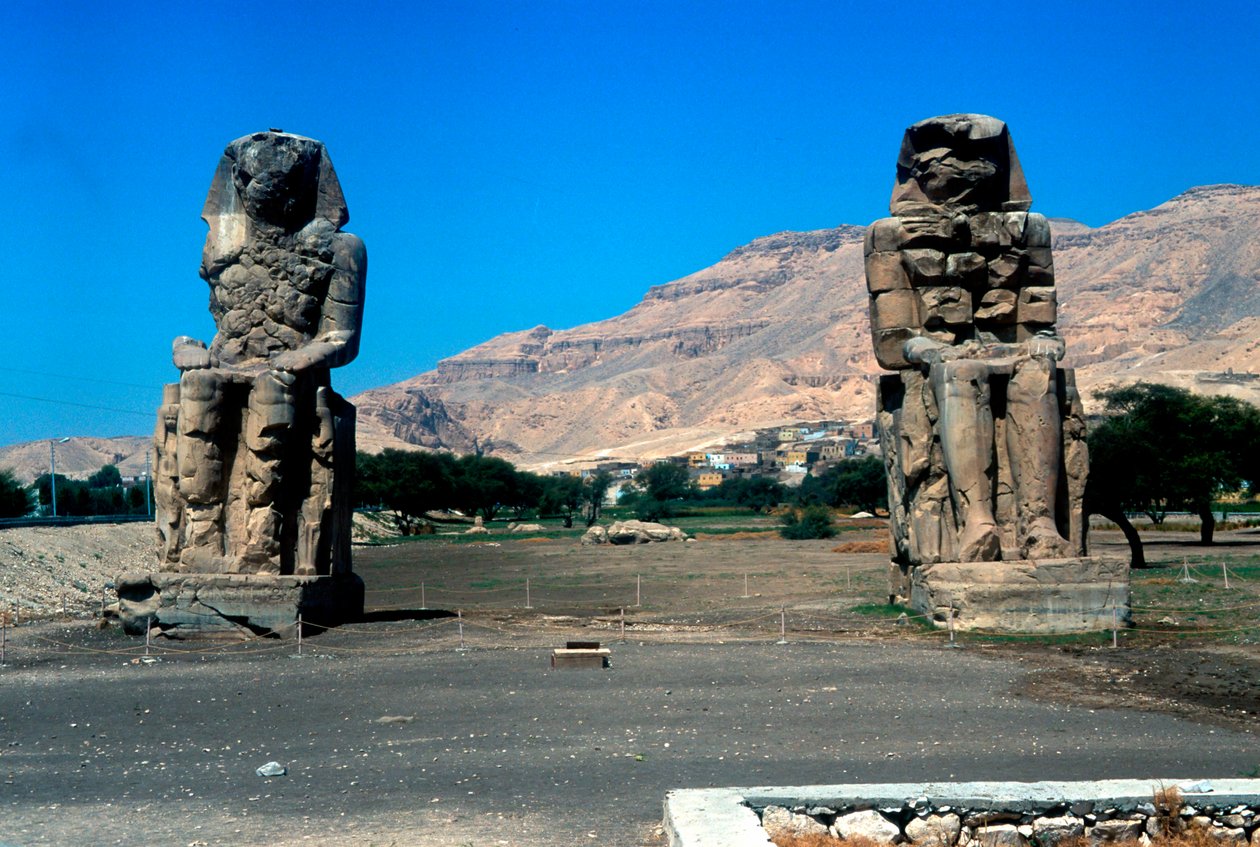Memnonin kolossit, lähellä Kuninkaiden laaksoa, Egypti, 1300-luku eKr tekijältä Unbekannt