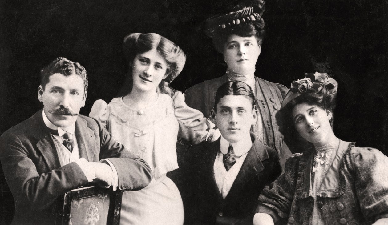 Dare Family, 1900-luvun alku tekijältä Unbekannt