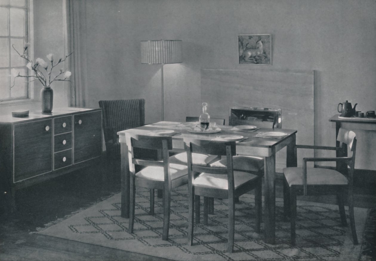 Ruokasali - Pähkinä- ja sykomorihuonekalut, 1942. tekijältä Unbekannt