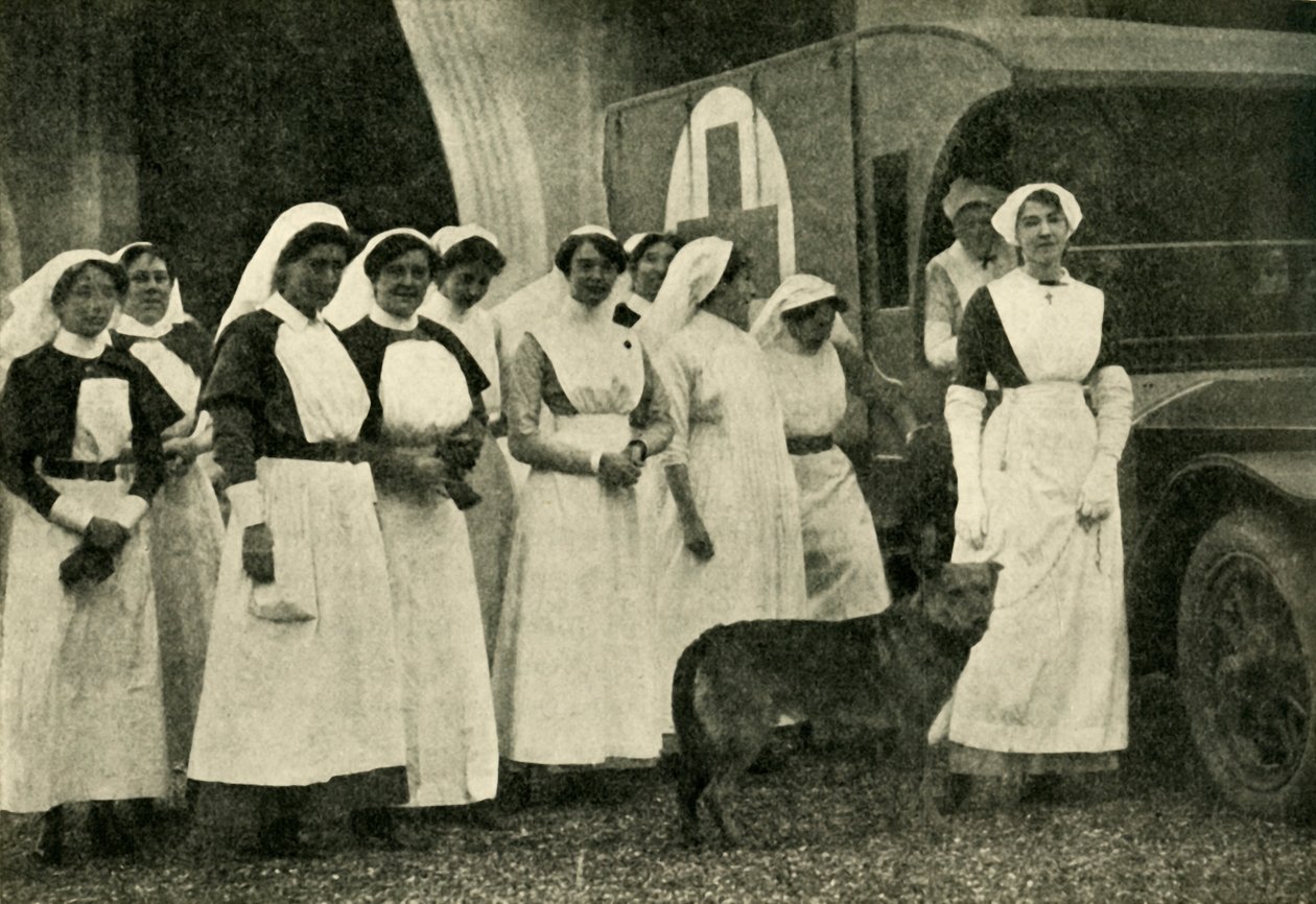 Westminsterin herttuatar sairaanhoitajien kanssa, Le Touquet, Ensimmäinen maailmansota, 1914, c1920. tekijältä Unbekannt