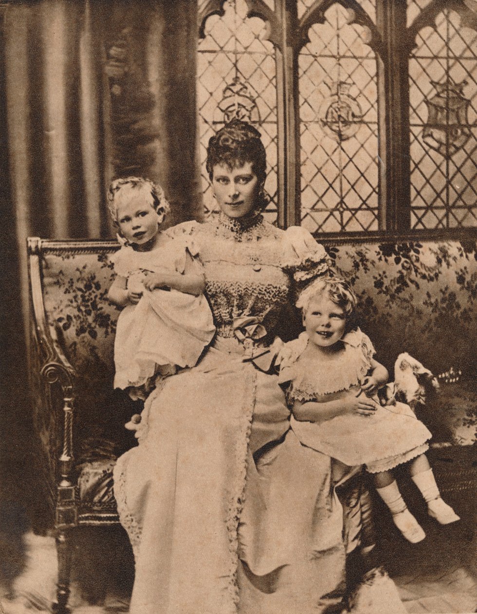 Yorkin herttuatar kahden poikansa, prinssi Edwardin ja Albertin kanssa, 1897 1935 tekijältä Unbekannt