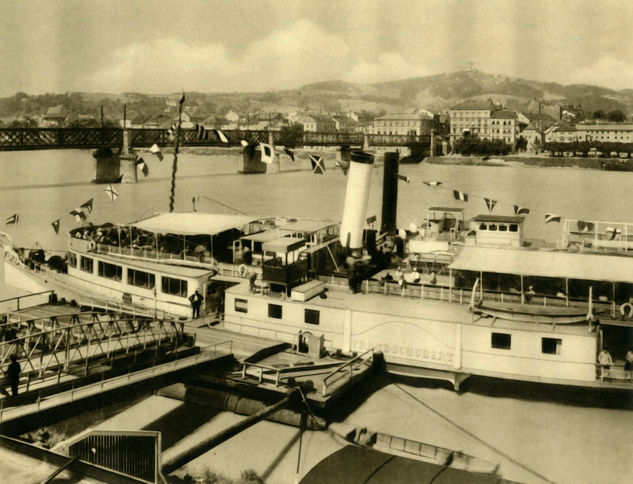 Franz Schubert -höyrylaiva Tonavalla, Linz, Ylä-Itävalta, 1935. tekijältä Unbekannt