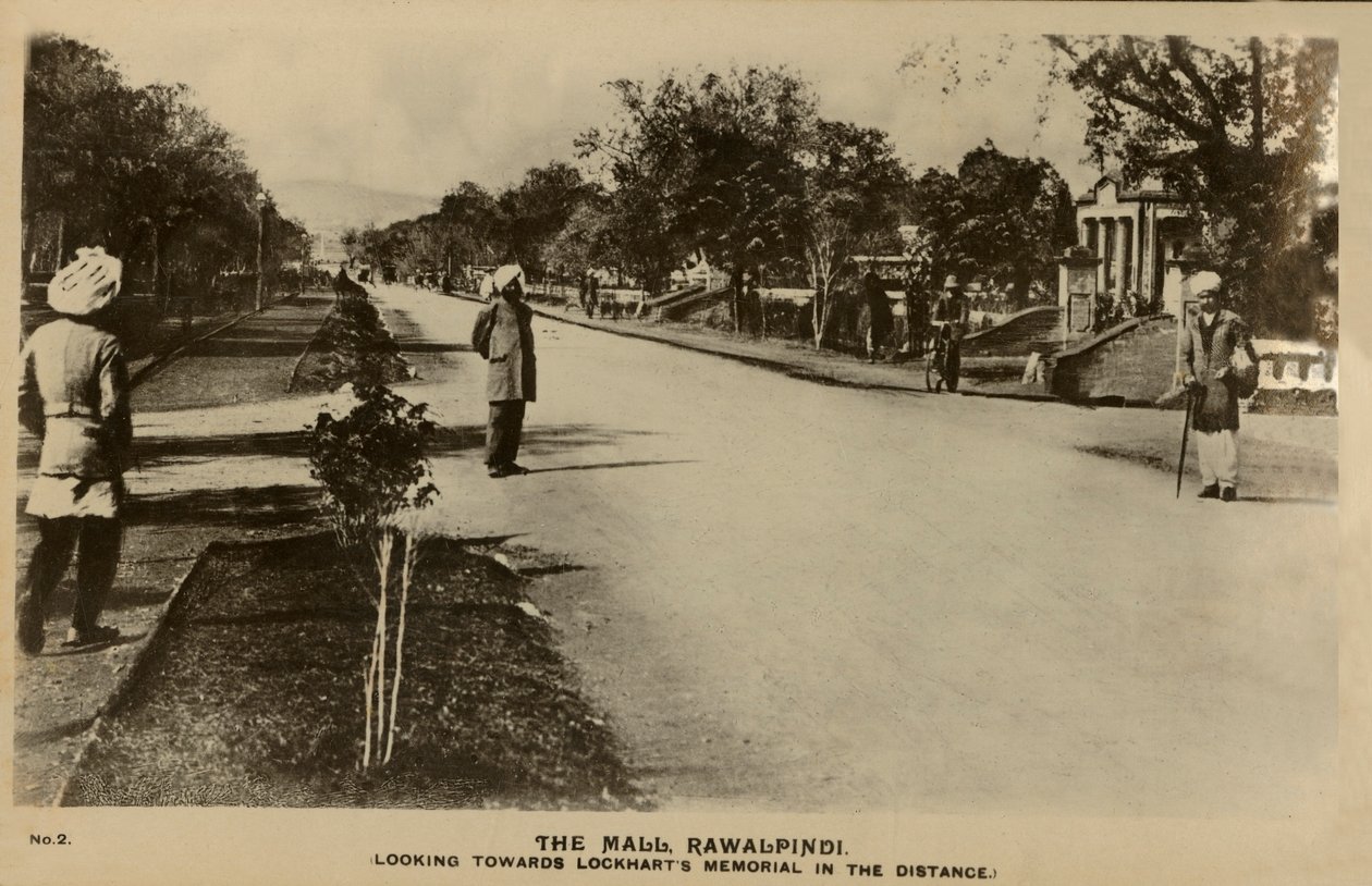 Mall, Rawalpindi - Kaukana Lockhartsin muistomerkkiä kohti, c1918-c1939. tekijältä Unbekannt