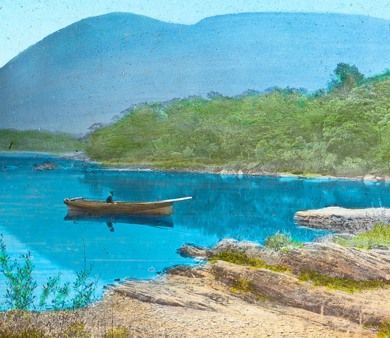 Keskijärvi, Killarneyn Dinis Islandilta, vuodelta 1910 tekijältä Unbekannt
