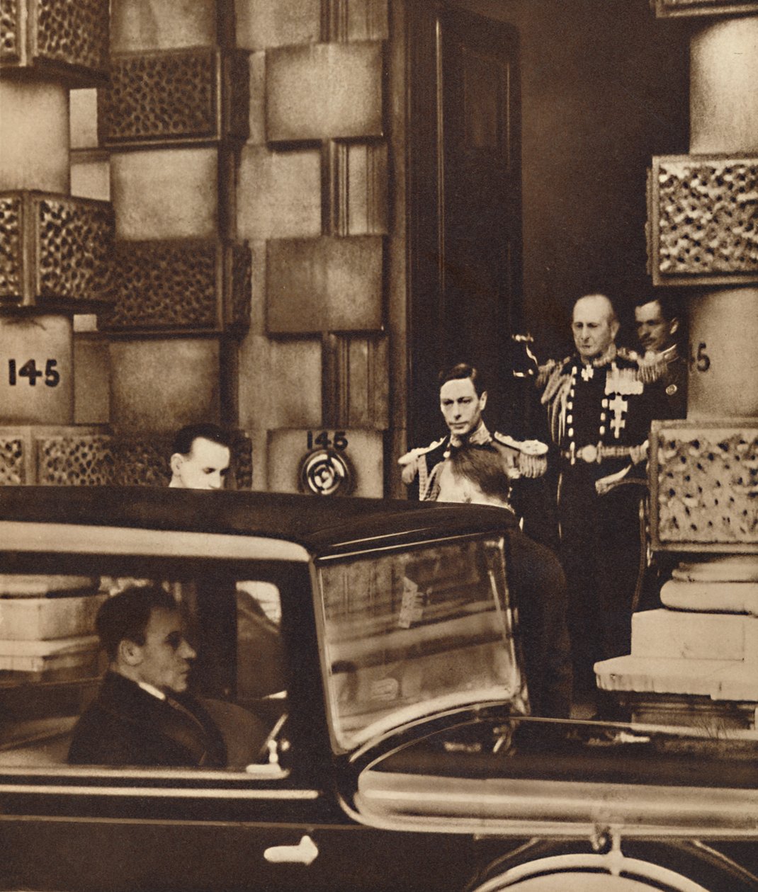 The New Reign Dawns, 1936 1937 tekijältä Unbekannt