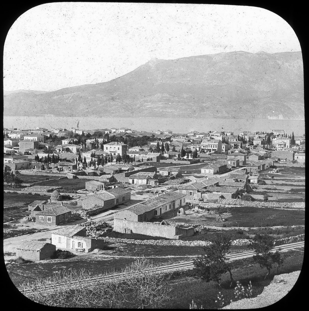 Uusi kaupunki, Korinti, Kreikka, 1800-luvun loppu tai 1900-luvun alku tekijältä Unbekannt
