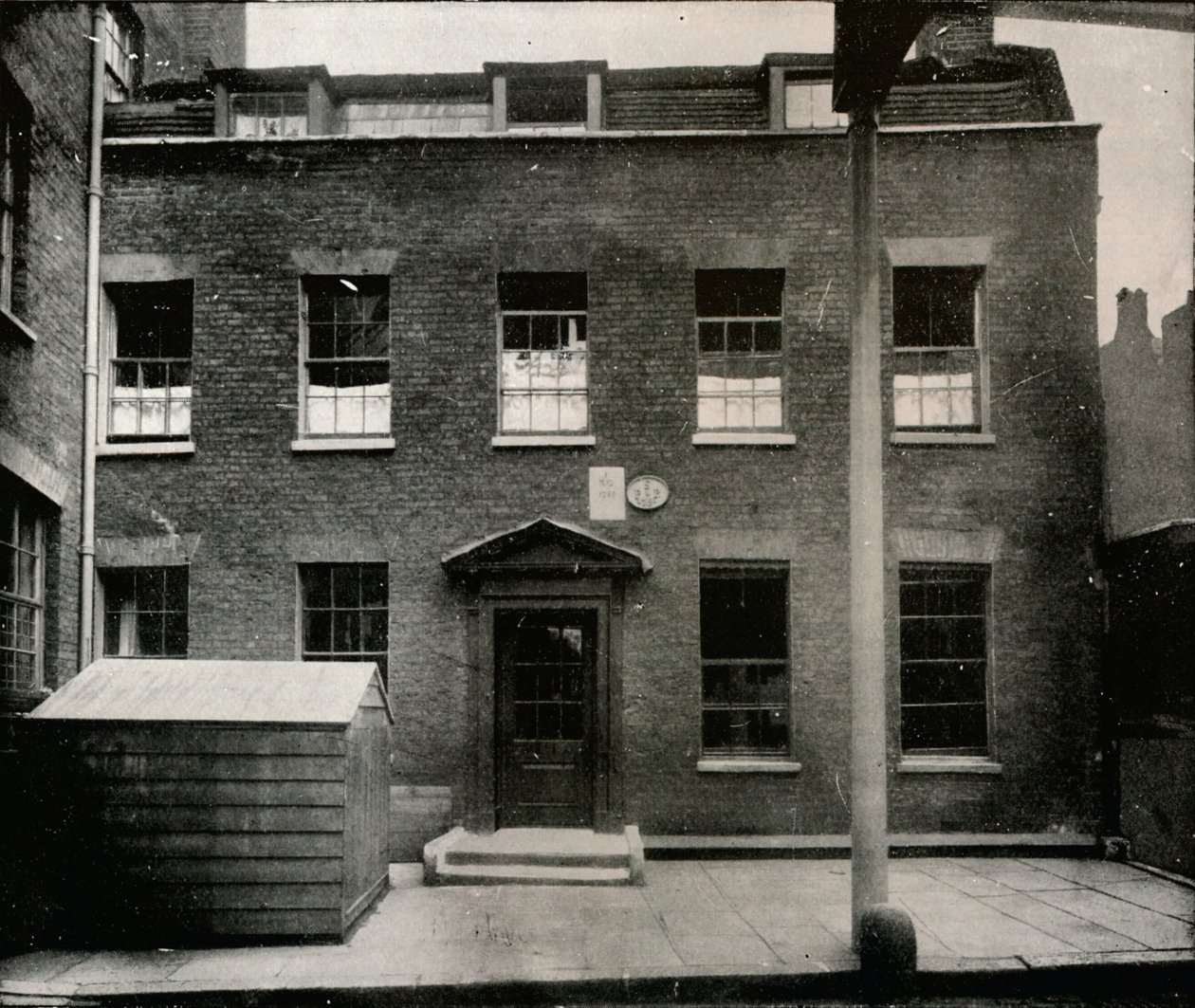 Old Farm-House Tottenham Court Roadilla, vuodelta 1913 tekijältä Unbekannt