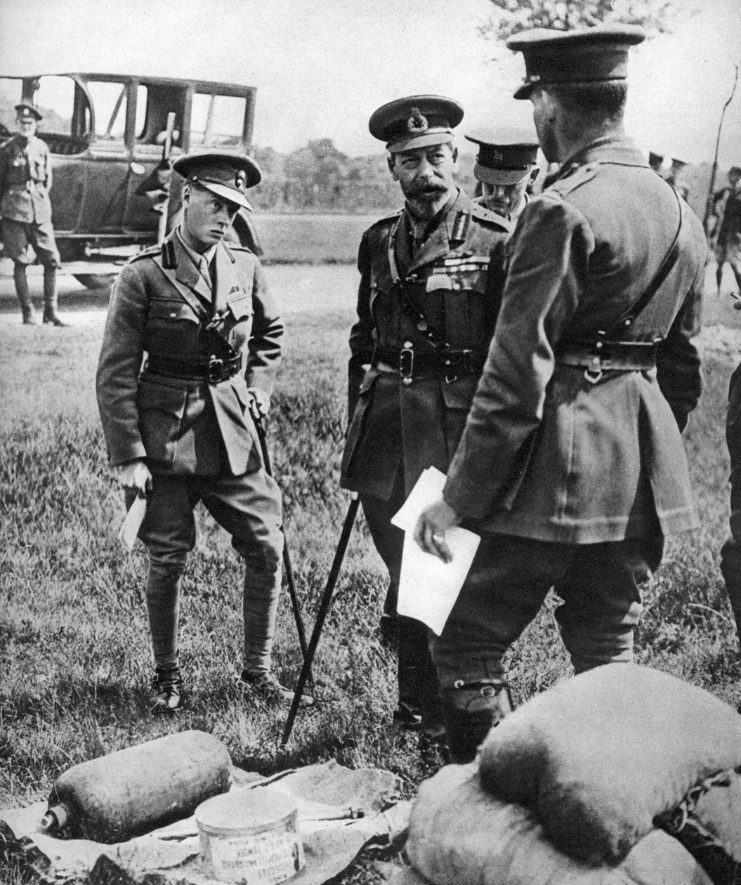 Walesin prinssi George V:n kanssa kaasukoulussa ensimmäisen maailmansodan aikana, 1914-1918 tekijältä Unbekannt