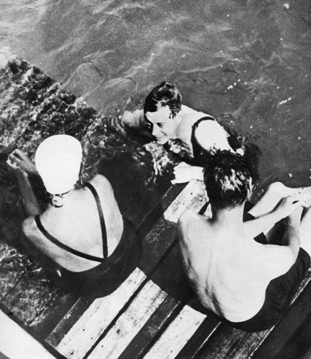Walesin prinssi ystäviensä kanssa lautalla, Riviera, 1930-luku tekijältä Unbekannt