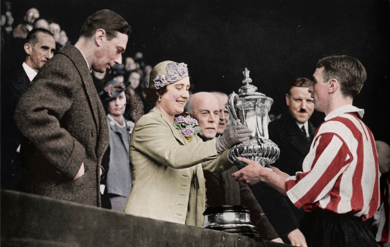Kuningatar esittelee Cupin, 1937 tekijältä Unbekannt