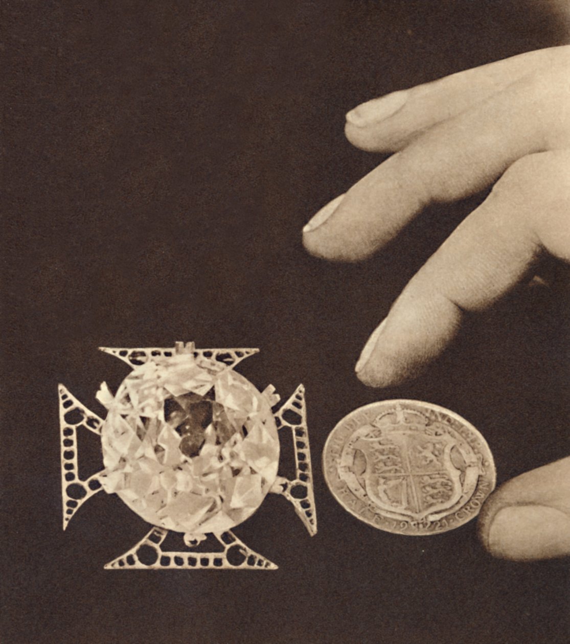 Kuningattaren vaakuna, 1937 tekijältä Unbekannt
