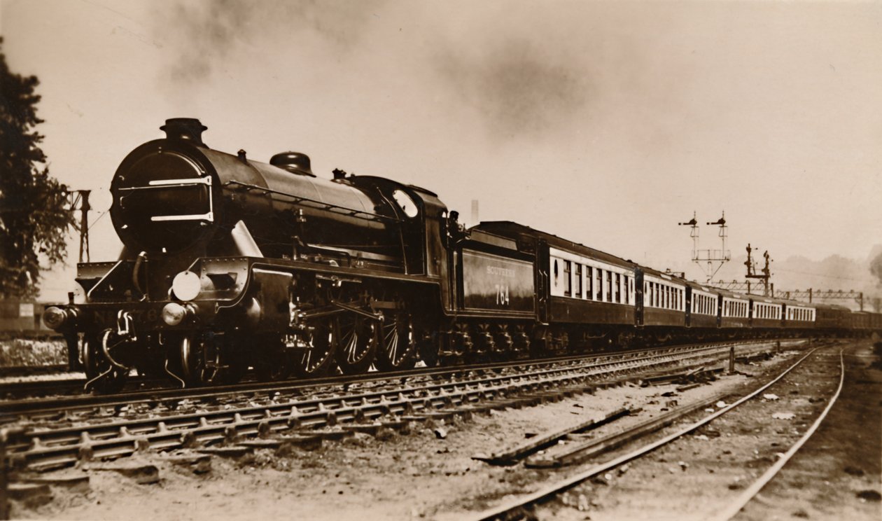 S.R. Dover Boat Train, vetää Sir Gawain King Arthur -tyyppinen veturi, vuodelta 1930. tekijältä Unbekannt