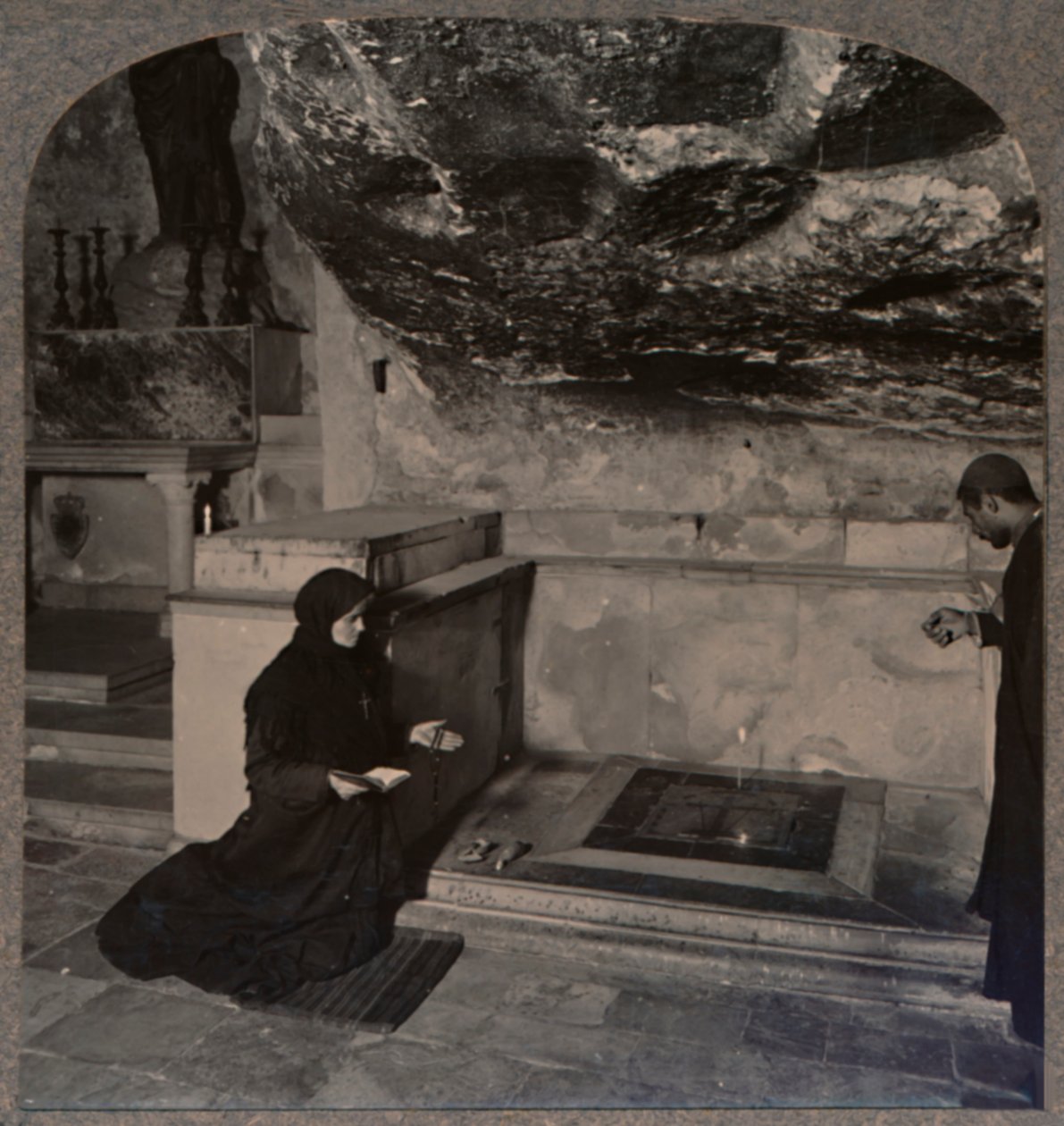Voitelukivi, Pyhän haudan kirkko, Jerusalem, n. 1900 tekijältä Unbekannt