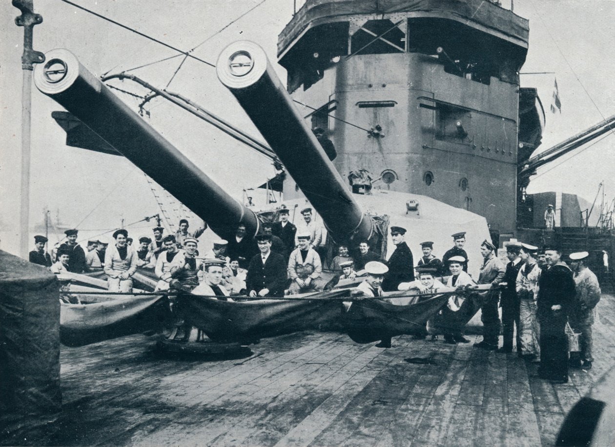 HMS New Zealandin suuret aseet, vuodelta 1914 tekijältä Unbekannt