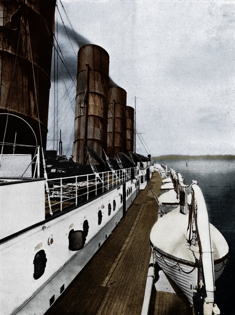 Lusitanian venekansi, jossa näkyy pelastusveneet, 1915 tekijältä Unbekannt