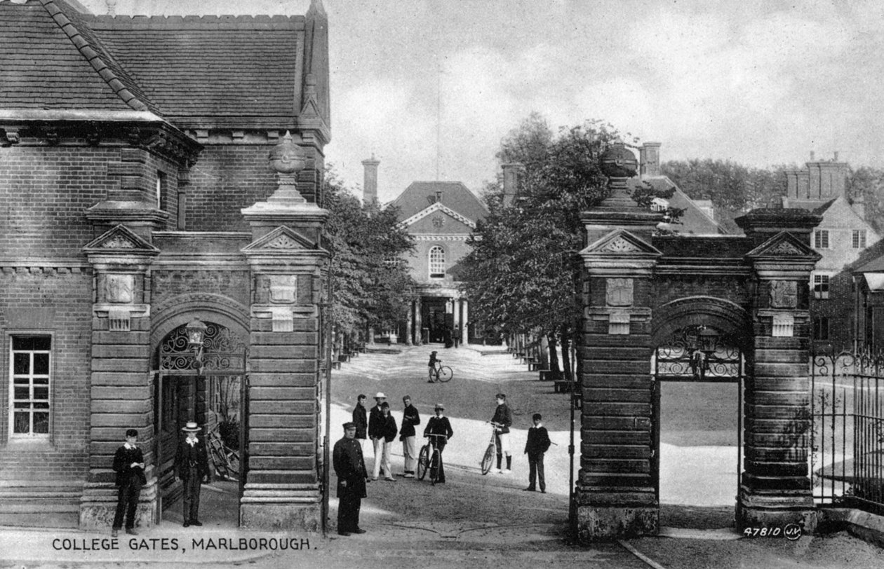 Sisäänkäynti Marlborough Collegeen, Marlborough, Wiltshire, 1900-luvun alku tekijältä Unbekannt