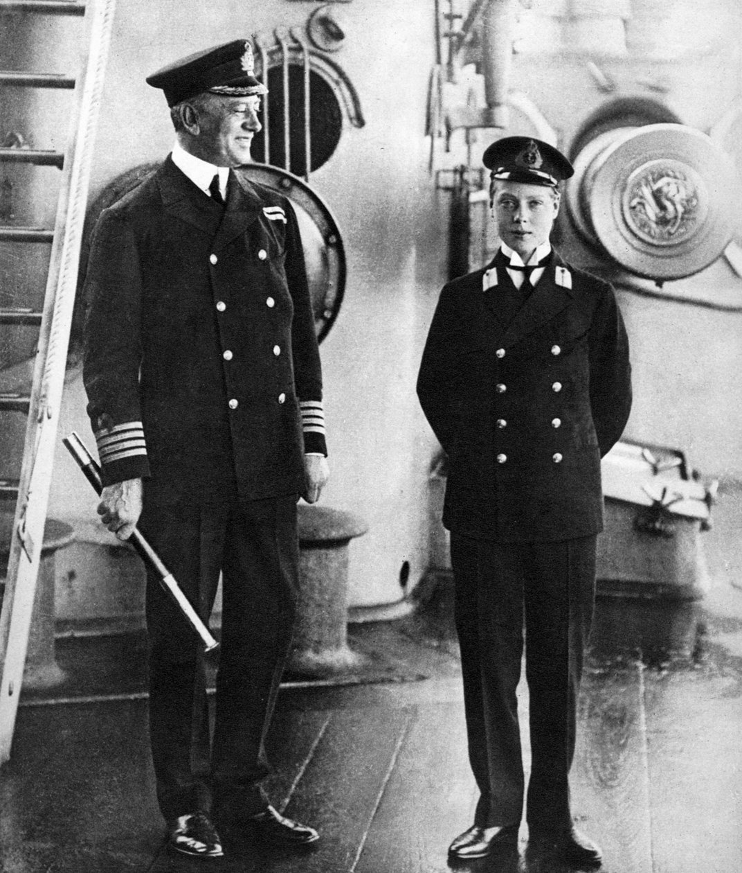 Tuleva kuningas Edward VIII keskilaivamiehenä HMS Hindustanissa vuonna 1910 tekijältä Unbekannt